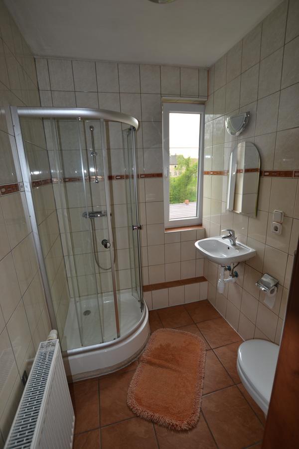 Zagroda Agroturystyczna Wiecha Mieroszow Buitenkant foto