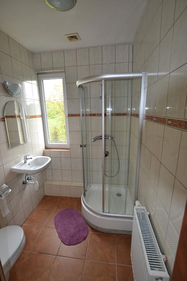 Zagroda Agroturystyczna Wiecha Mieroszow Buitenkant foto